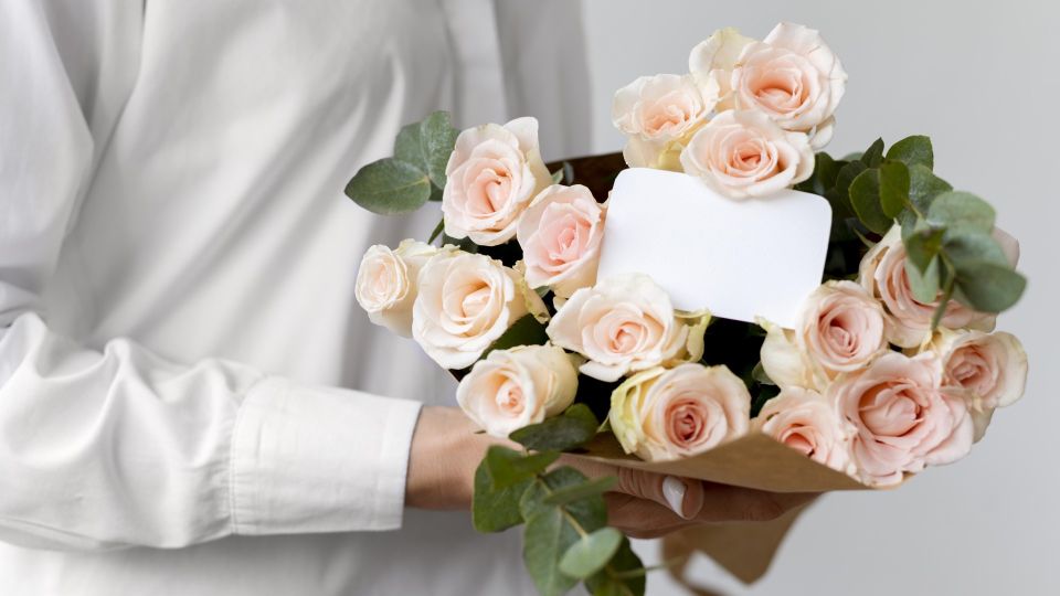 Вот как выбрать подходящий под событие цвет роз: у каждого свой смысл