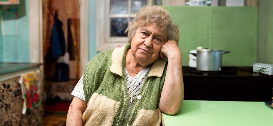 Как избежать мошенничества при увольнении пенсионеров: советы юристов