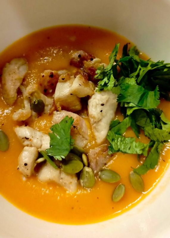 Тыквенный крем-суп с чесноком: осеннее наслаждение для гурманов