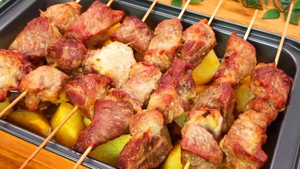Шашлычки с картошкой в духовке: просто, быстро и очень вкусно