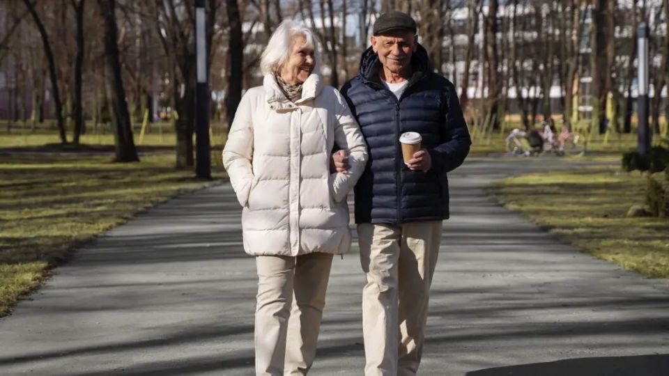 21,4 тысячи в кошельке: работающим пенсионерам дали прибавку, а в августе придёт ещё +7,6%