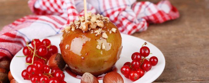 Яблоки в ягодной карамели: слияние вкусов для всей семьи